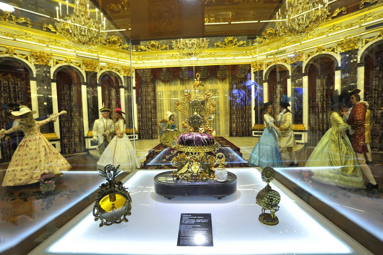 Howard Johnson Flower City Hotel Kunming Extérieur photo