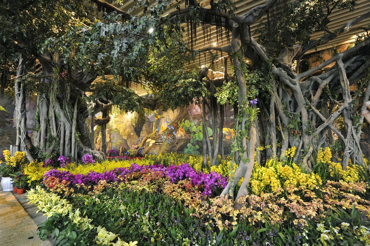 Howard Johnson Flower City Hotel Kunming Extérieur photo