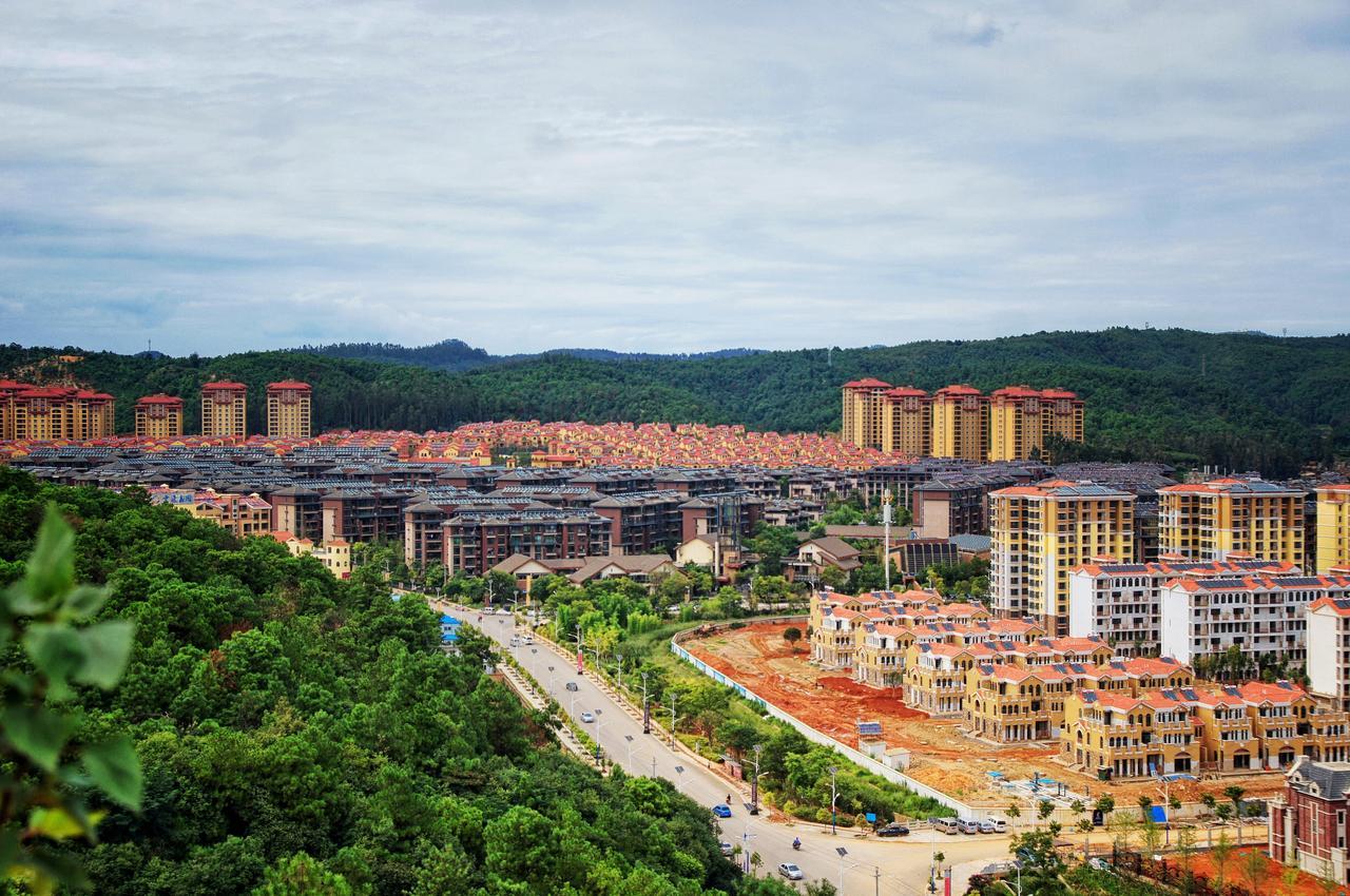 Howard Johnson Flower City Hotel Kunming Extérieur photo