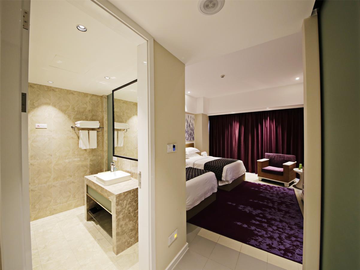 Howard Johnson Flower City Hotel Kunming Extérieur photo