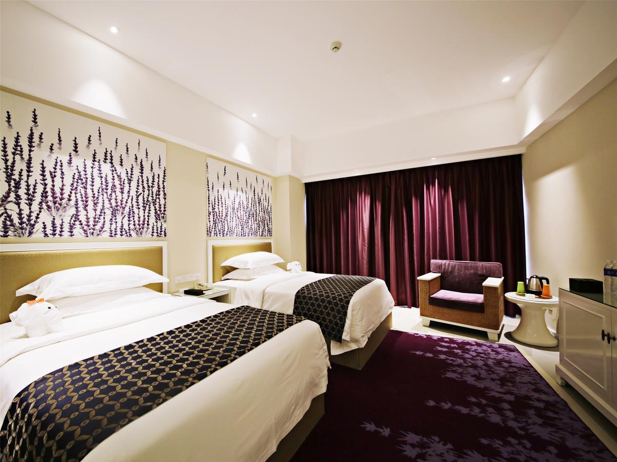Howard Johnson Flower City Hotel Kunming Extérieur photo