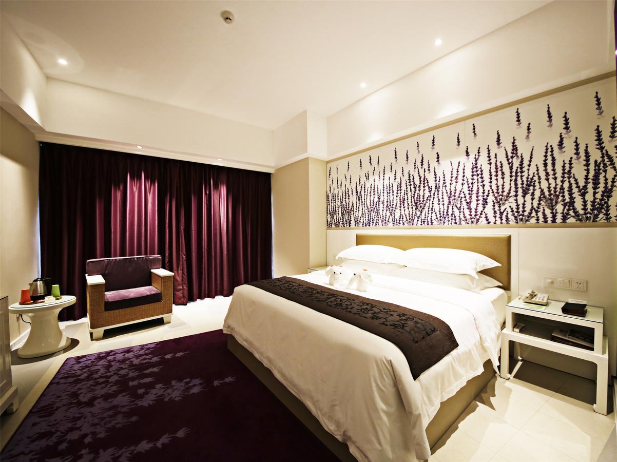 Howard Johnson Flower City Hotel Kunming Extérieur photo