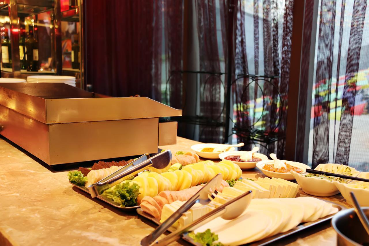 Howard Johnson Flower City Hotel Kunming Extérieur photo