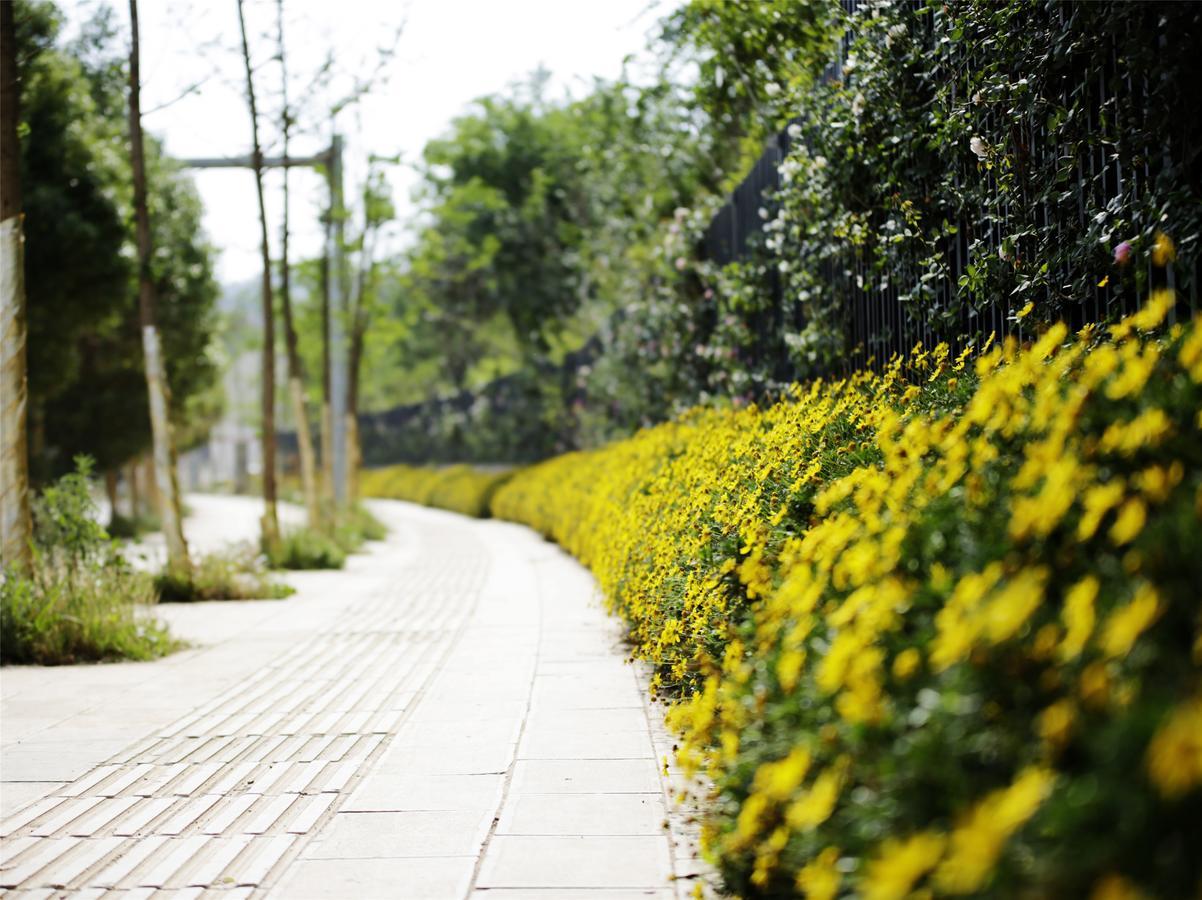 Howard Johnson Flower City Hotel Kunming Extérieur photo